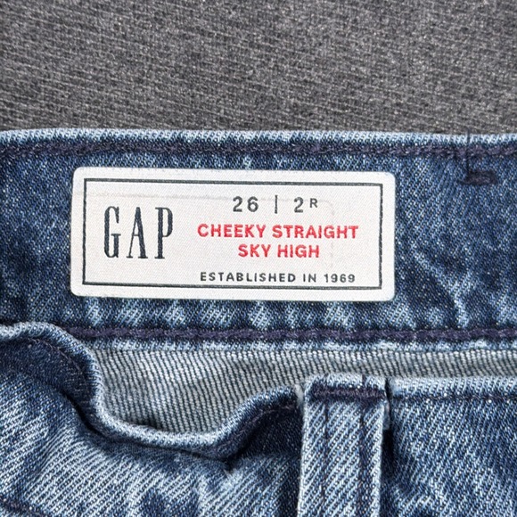 Gap Cheeky Straight Sky High Jeans Women 26 Blue Denim Raw Hem High Rise Raw Hem - Picture 2 of 8